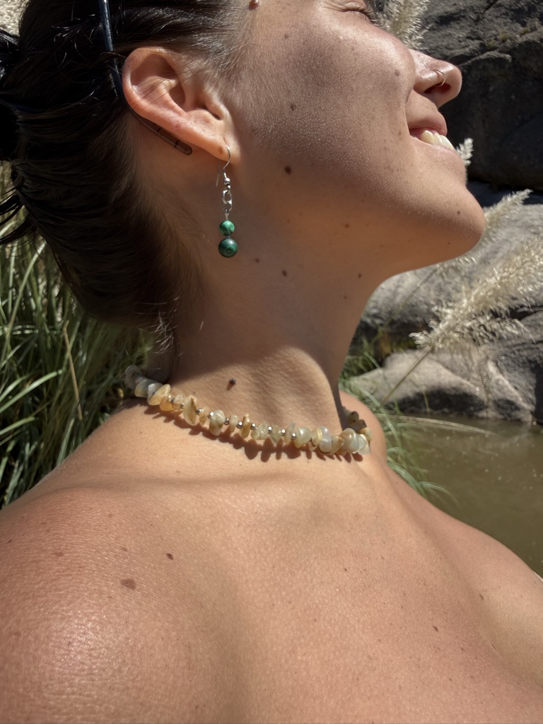 Collar piedras naturales en tono arena