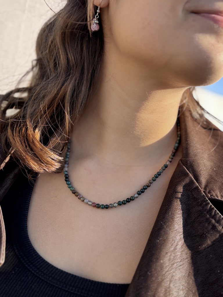 Collar de piedras tonos verdes