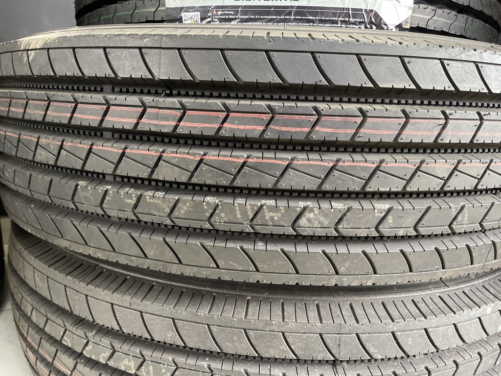 Arivo búfalo 295 80 r22.5
