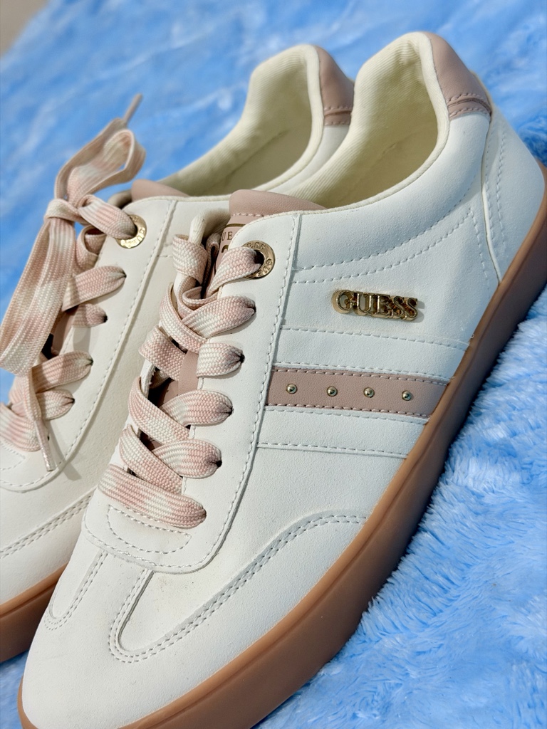 Guess tenis blancos rosa 5.5