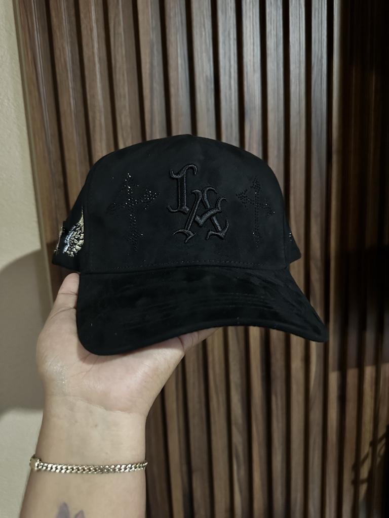 GORRA NEGRA LA