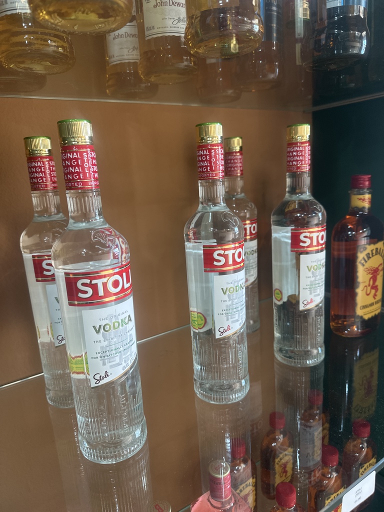 STOLI VODKA (75CL)