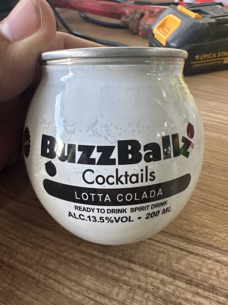BUZZBALLZ COCKTAILS (lotta colada)