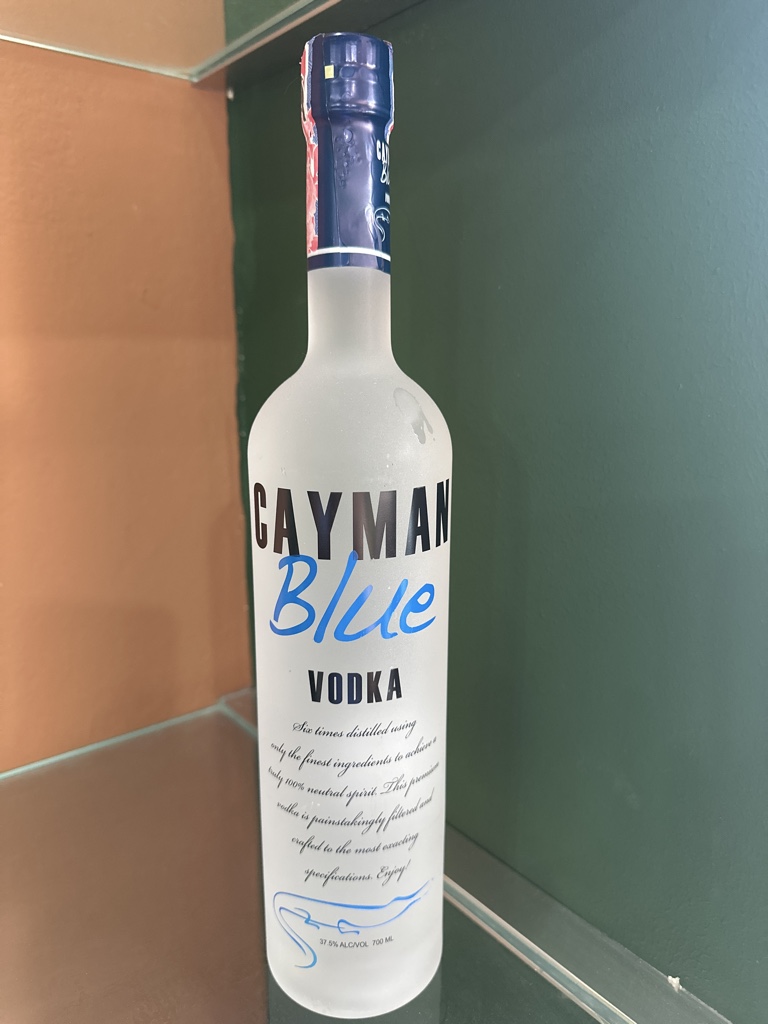 CAYMAN BLUE VODKA (70cl)