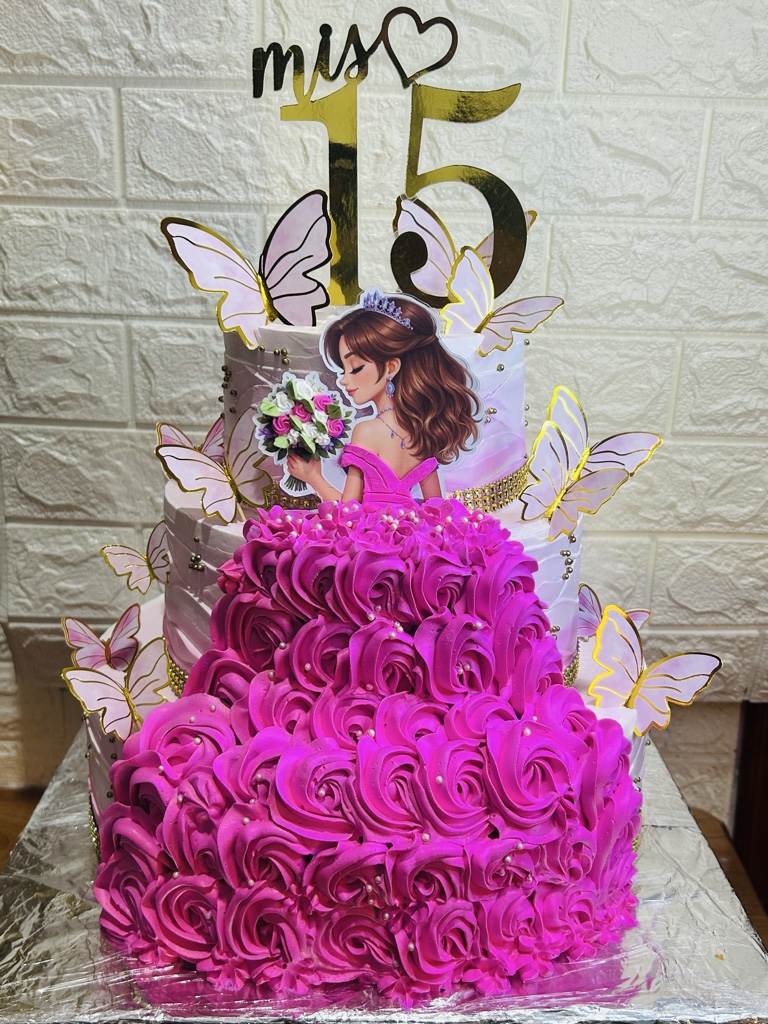 Torta quinceañeras por pisos