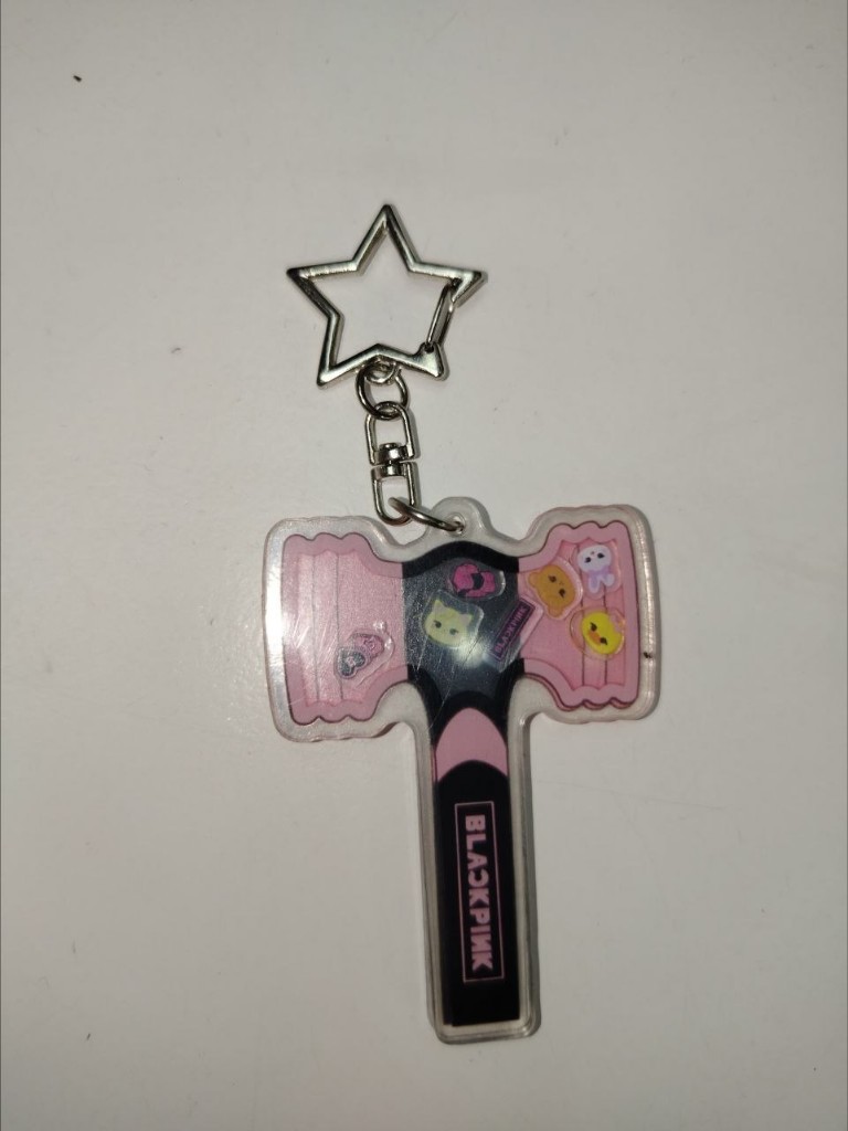 LLAVEROS ACRILICO LIGHSTICK BURBUJA BLACK PINK