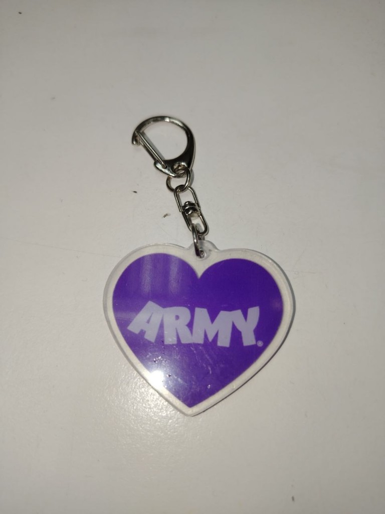 LLAVERO ACRILICO CORAZON ARMY