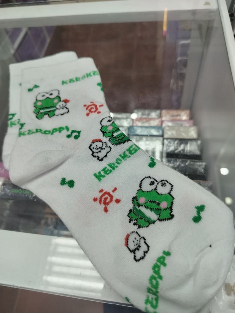 MEDIAS SANRIO KEROPI