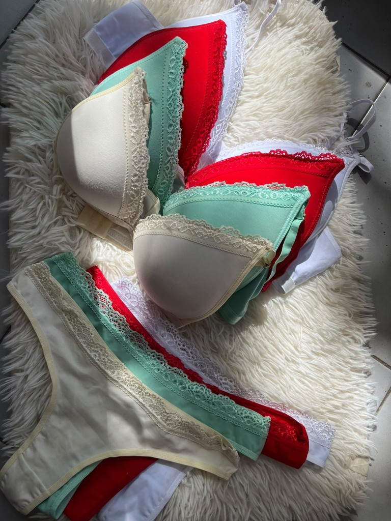 Conjunto triángulo algodon