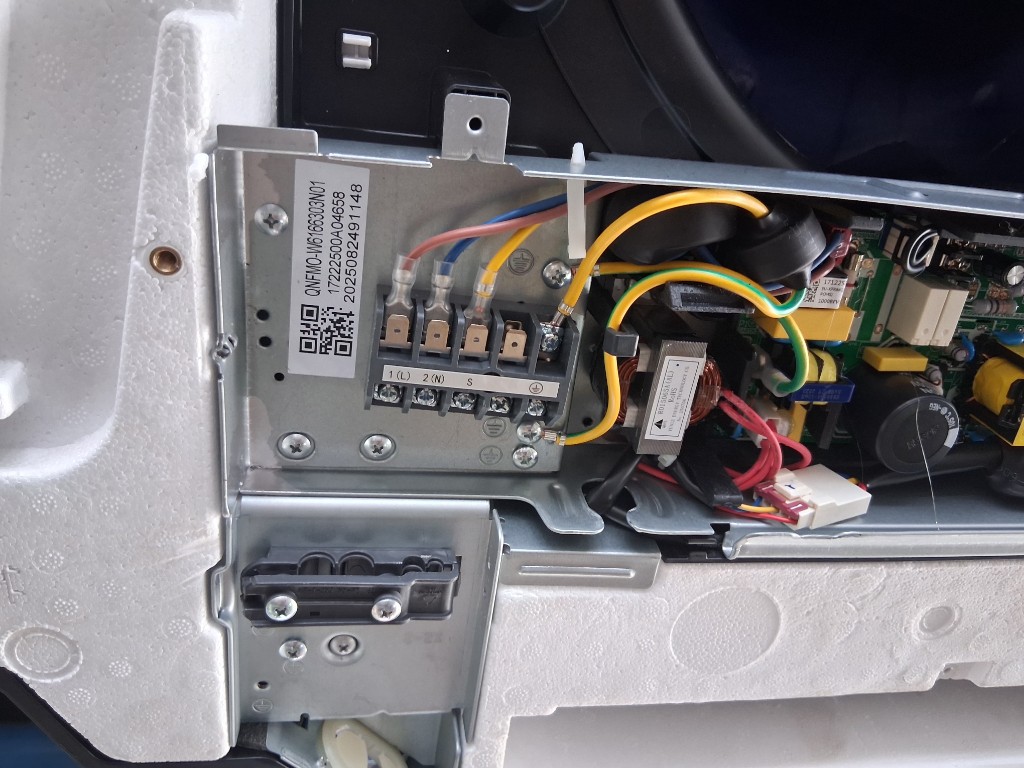 Servicios de retiros de tarjetas eléctricas