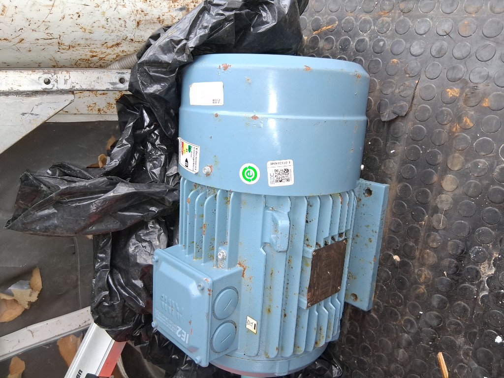 Motor electrico azul