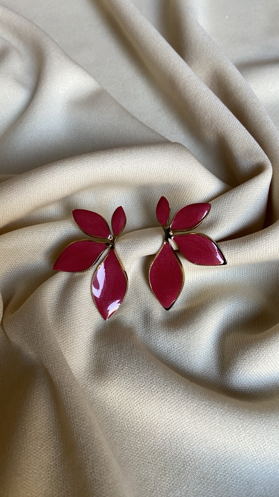 Arete 3 hojas fucsia