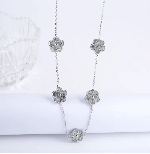 Collar Van Cleff plateado