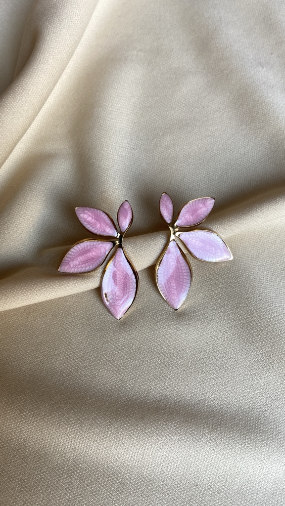 Arete 3 hojas rosado