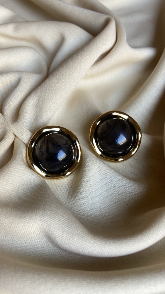 Arete circular negro cuarzo