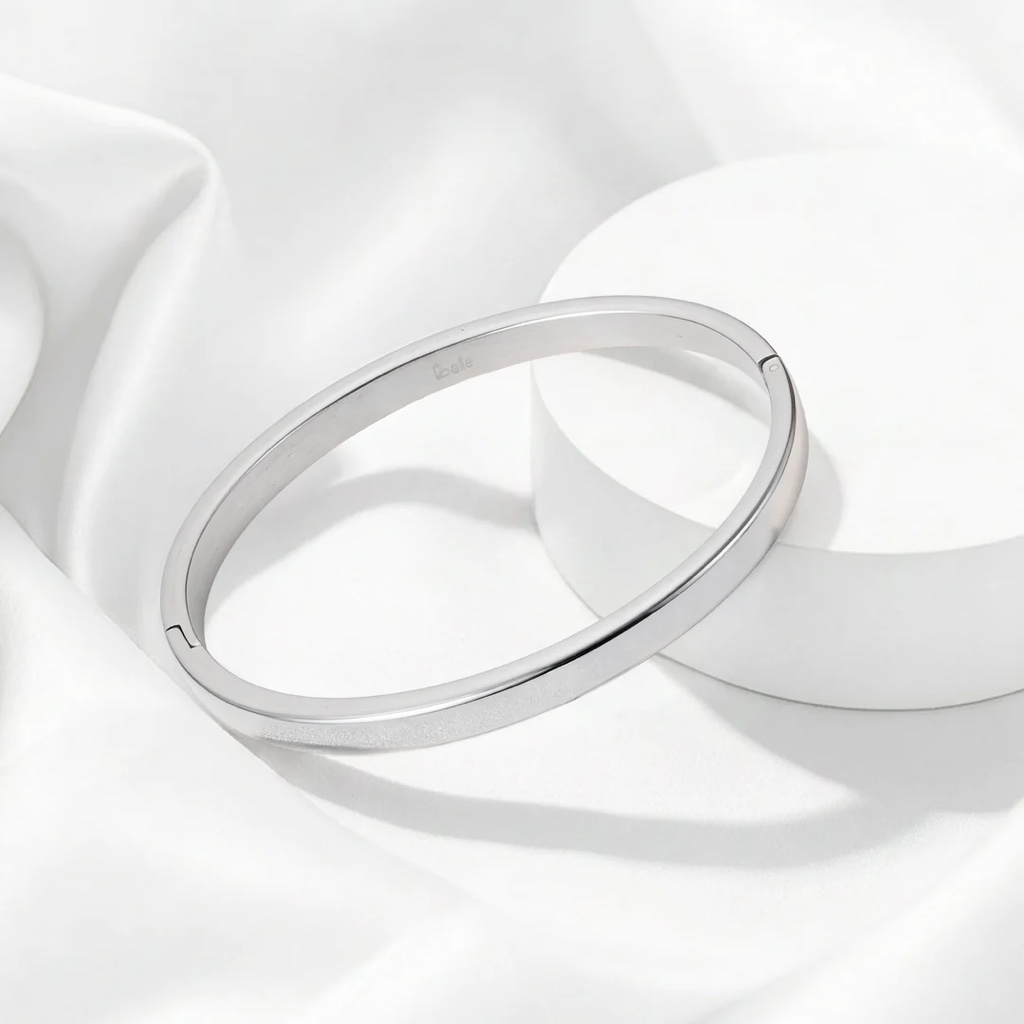 Brazalete plateado plano