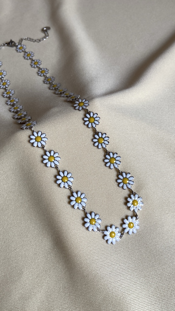 Collar Margarita blanca con Palteada