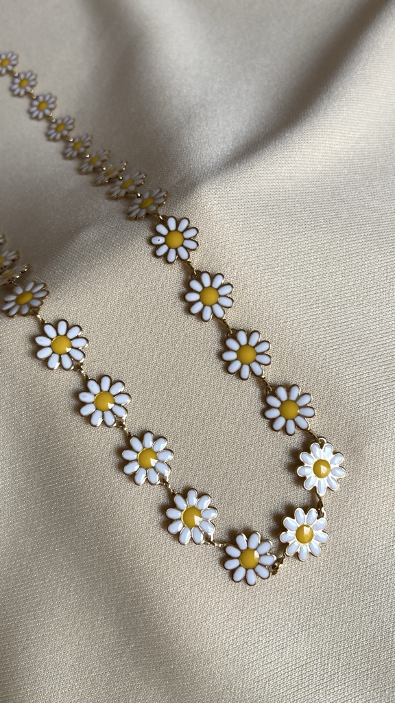 Collar Margarita blanca