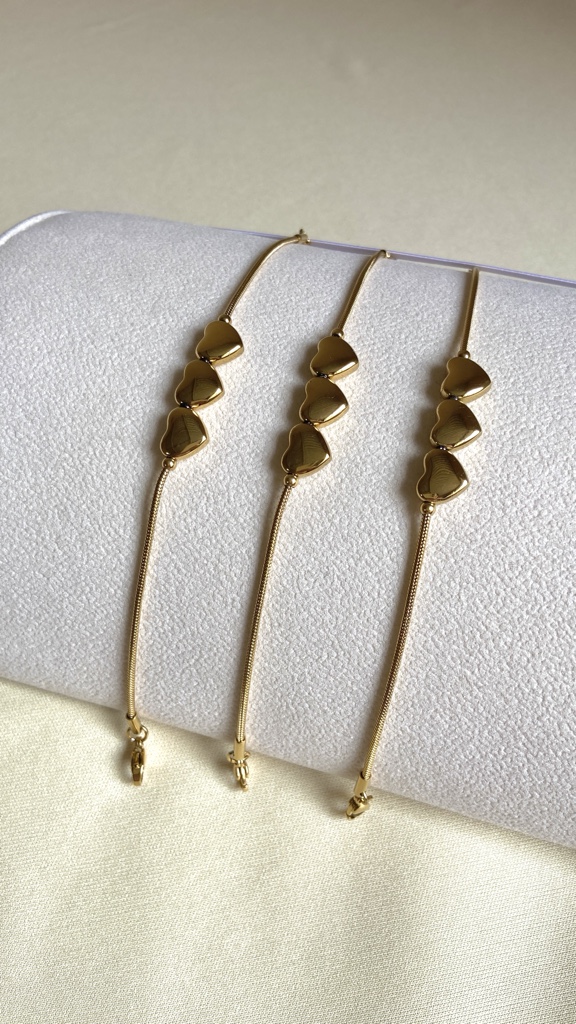 Pulsera 3 corazones dorados