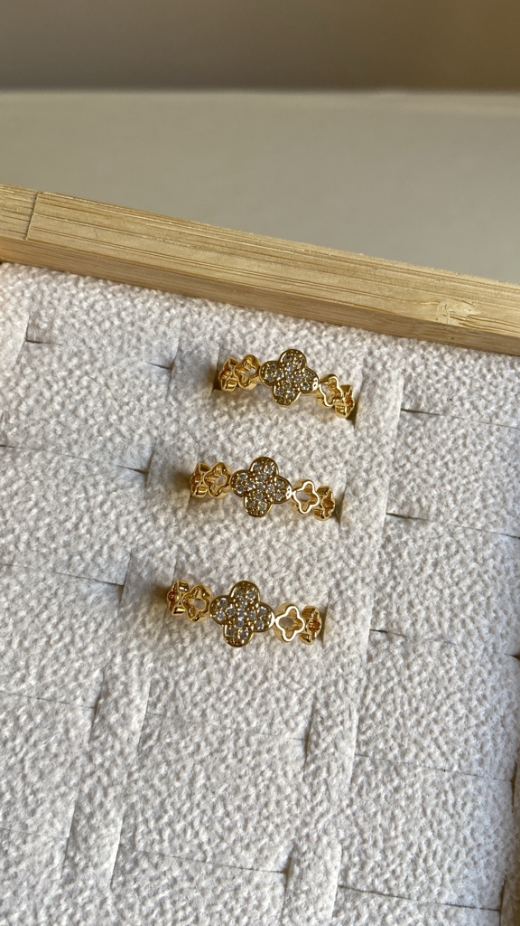 Anillo tréboles pequeños dorados