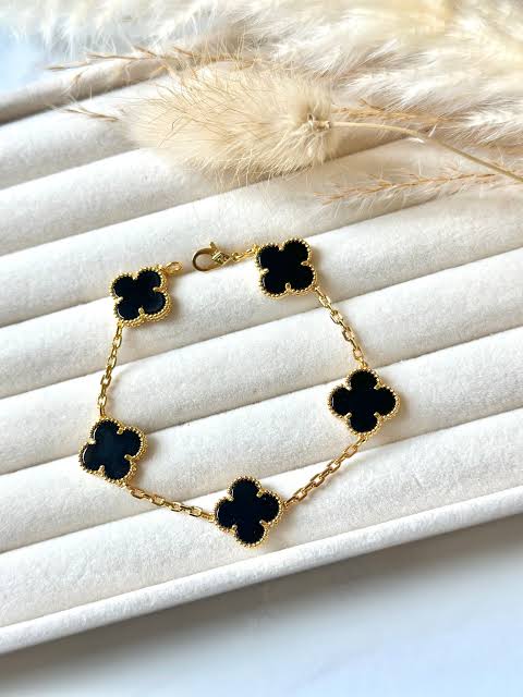 Pulsera trebol negra