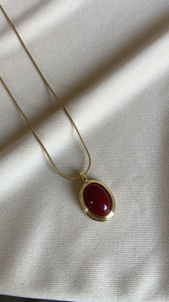 Collar Atenea Vino
