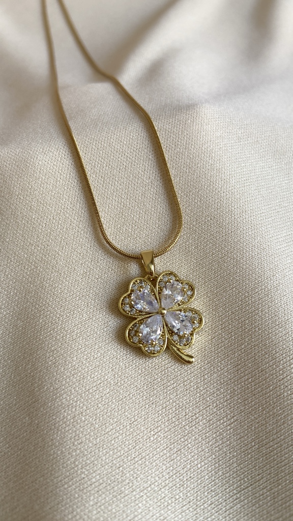 Collar Flor de 4 puntas