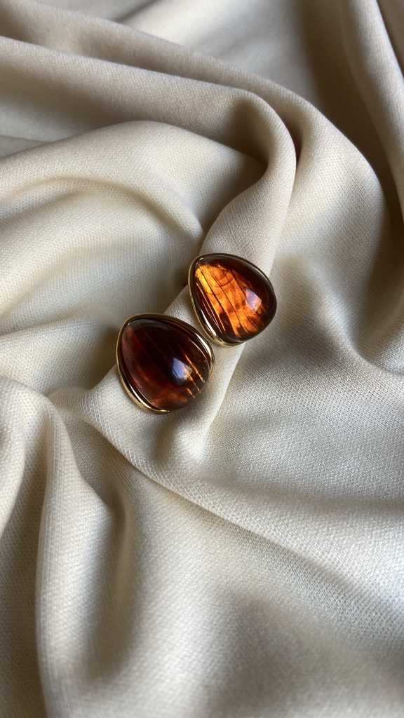 Arete ovalado marron