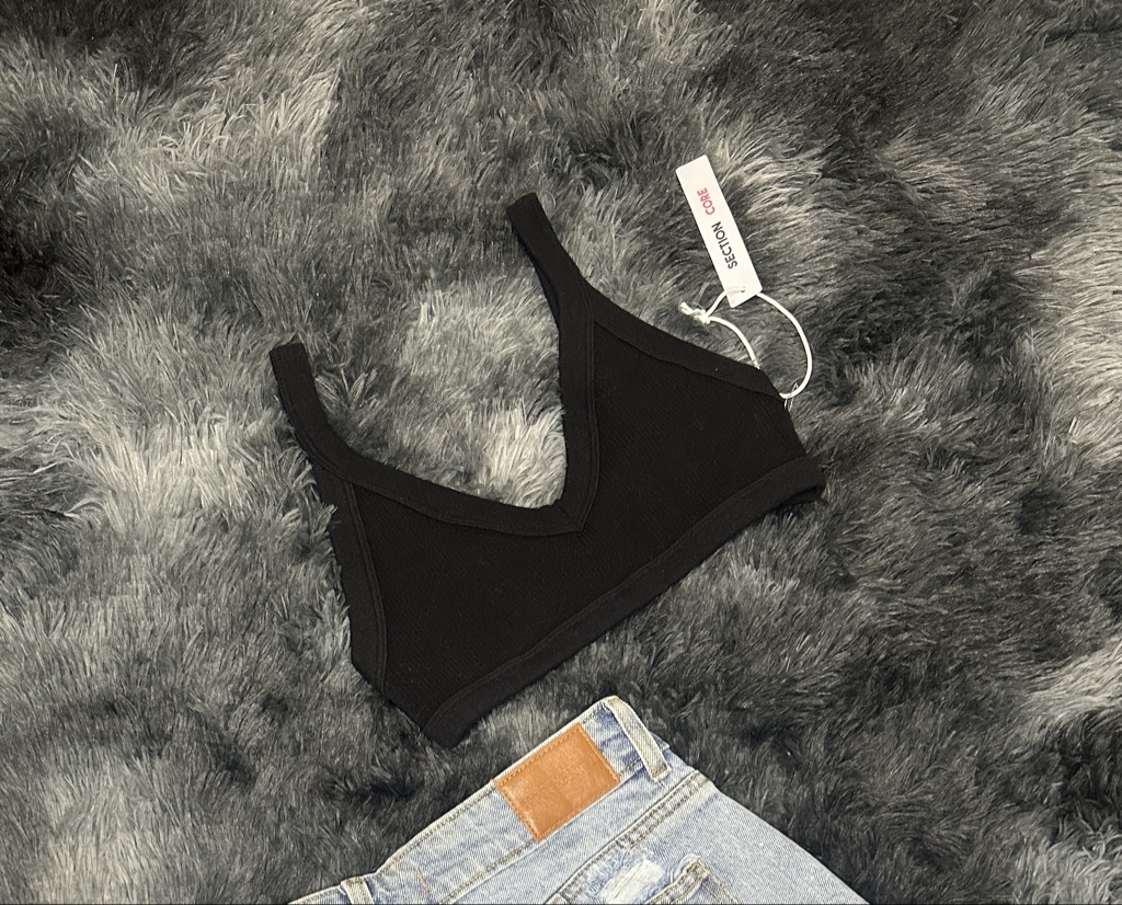 Crop top ANWND negro