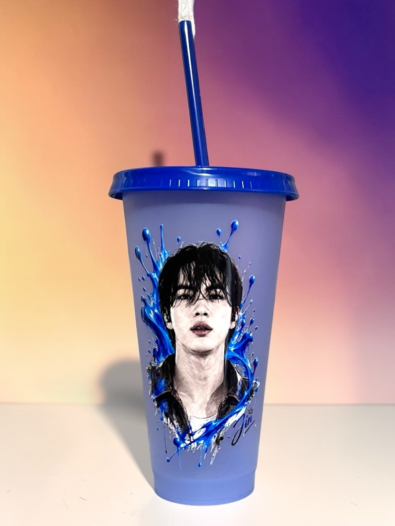 Vaso Jin azul con tapa y bombilla