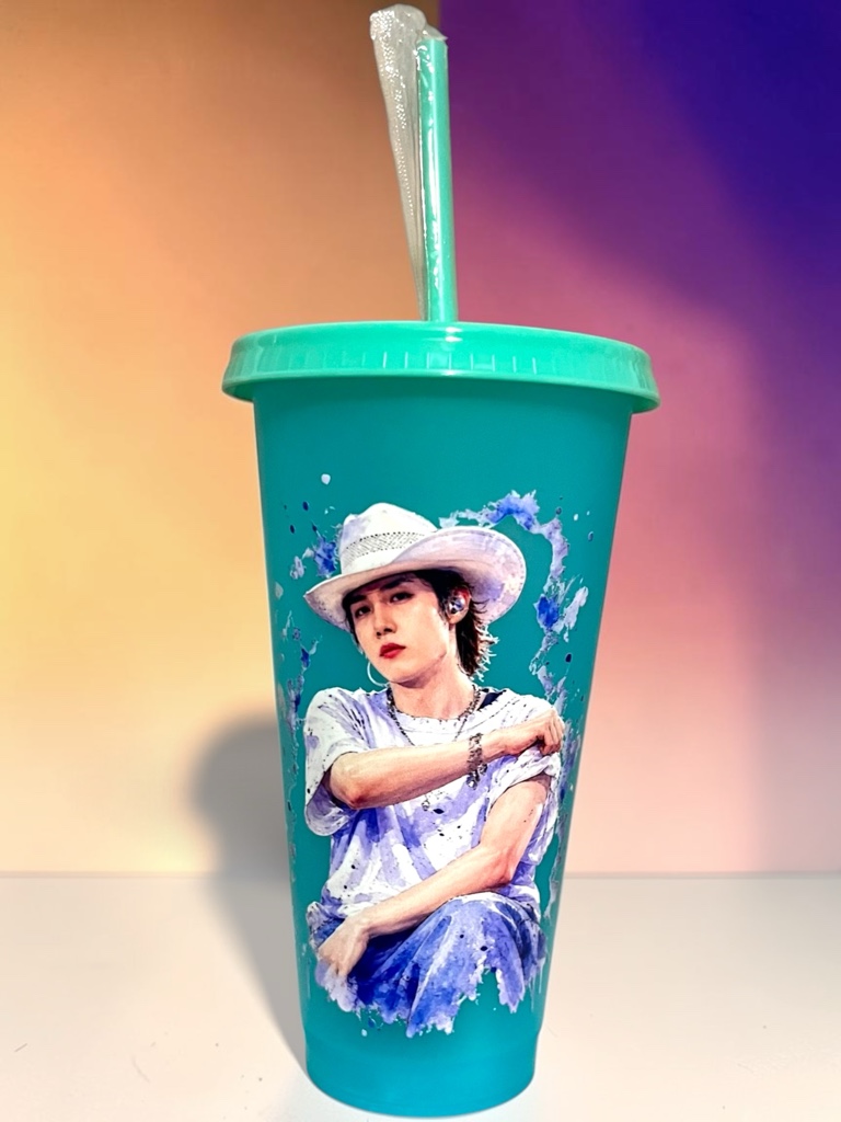 Vaso plástico Jhope con tapa y bombilla
