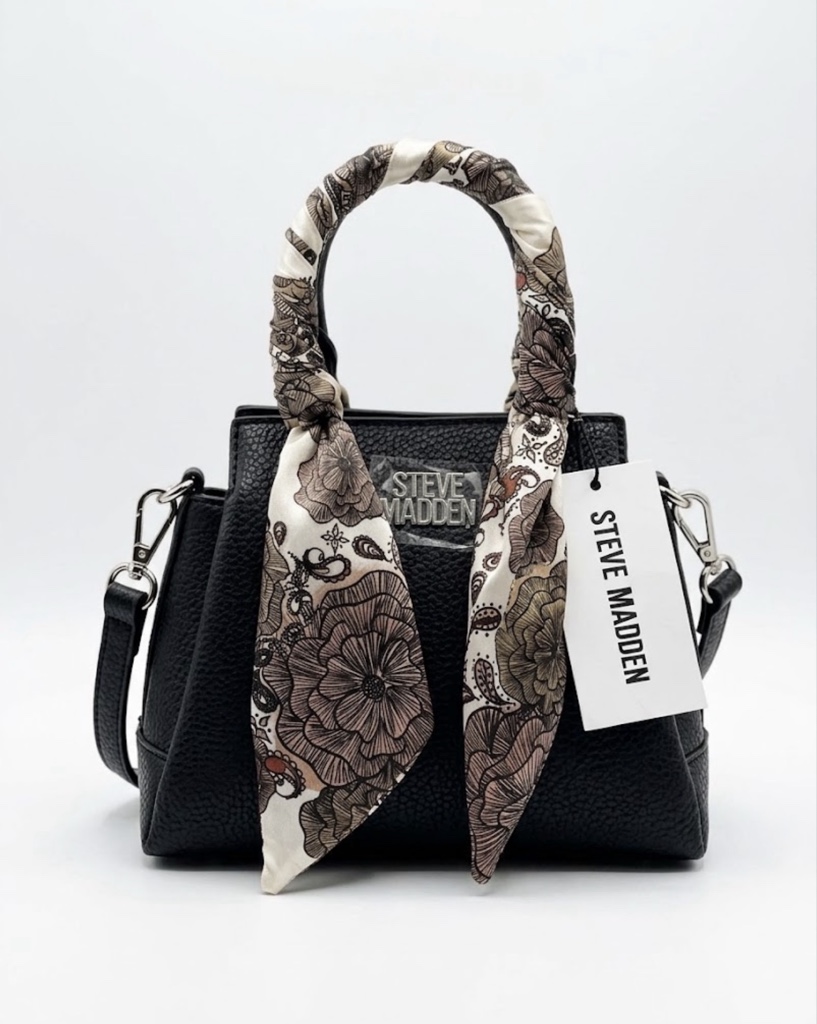Bolso Steve Madden color negro con pañuelo