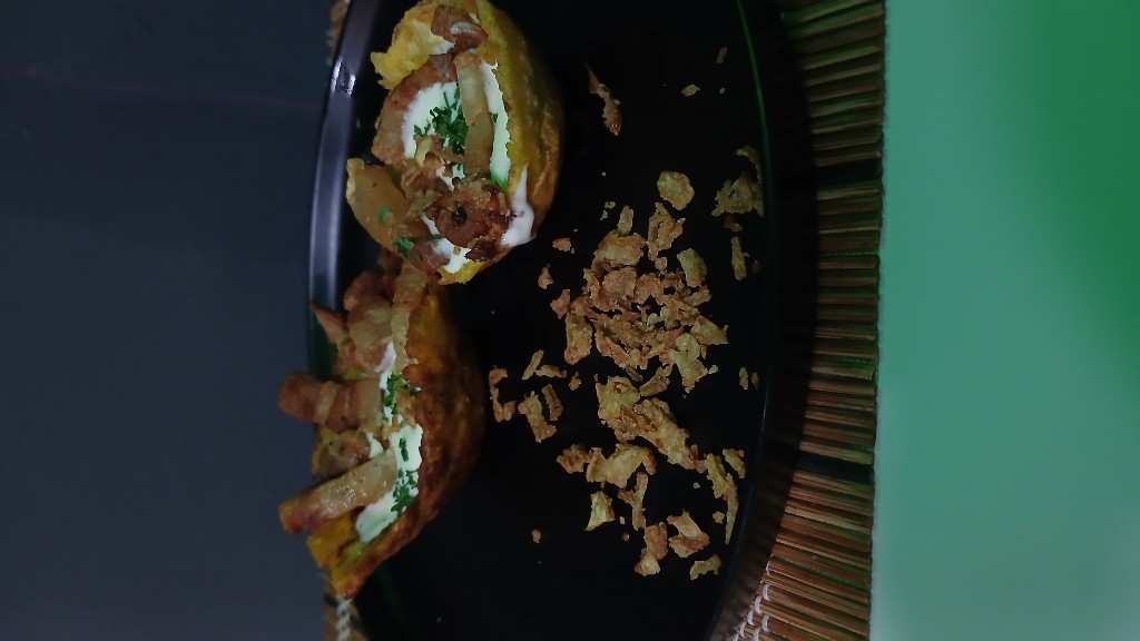 CANASTAS DE PLATANO CON CHICHARRON