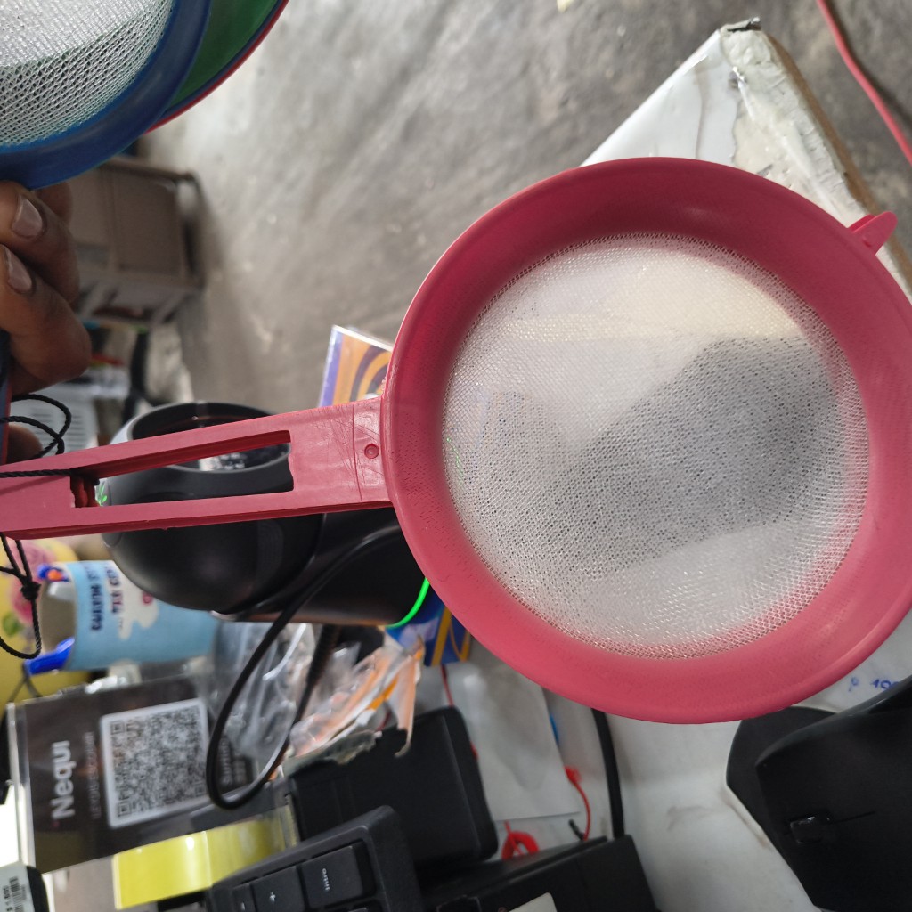 Colador rosado plastico
