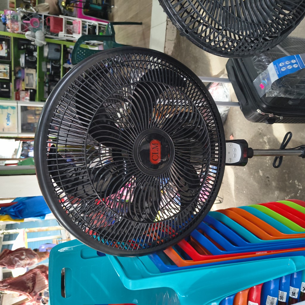 Ventilador CLM negro pedestal