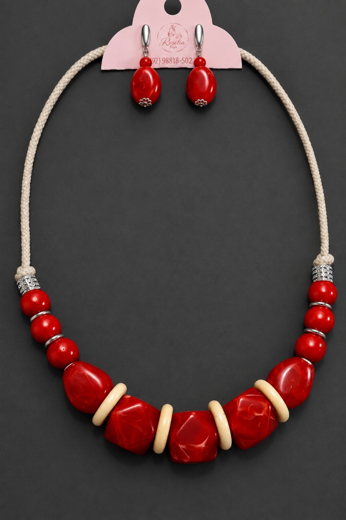Colar corda vermelho
