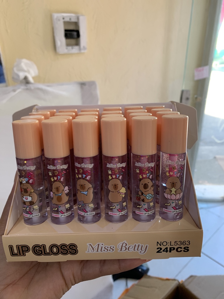 Gloss capivara 2 em 1