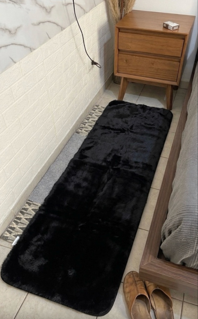 Alfombra rabbit costado de cama 50 x 1.50