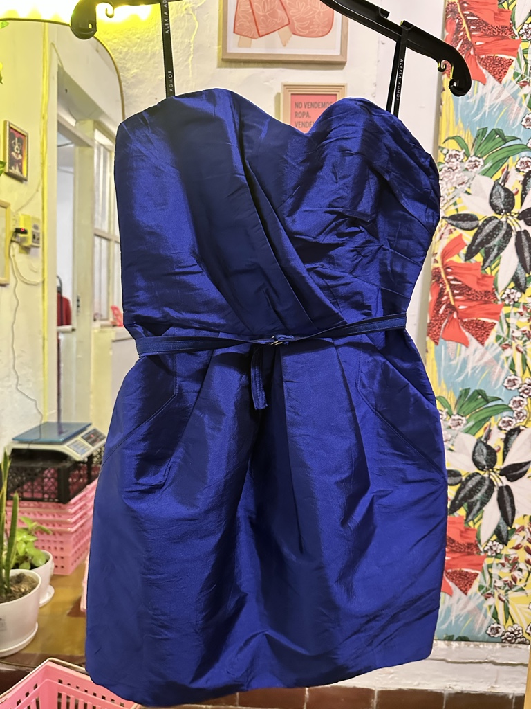 Vestido azul strapless