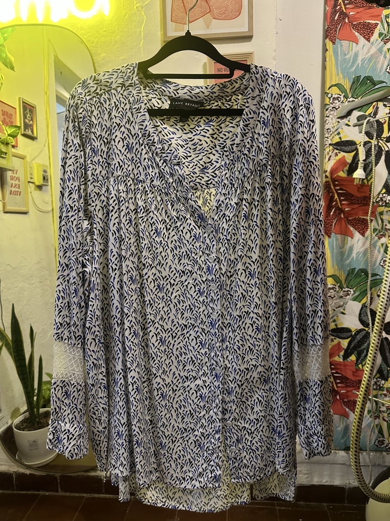 Lane Bryant blusa estampada azul