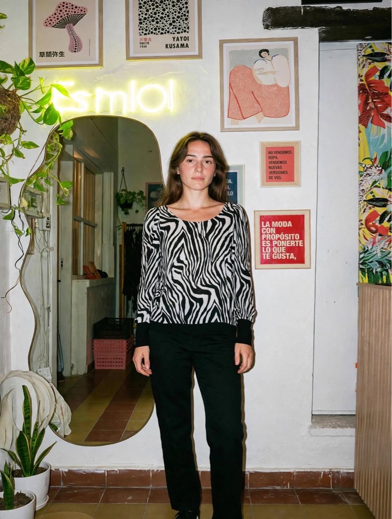 Blusa zebra negra y blanca Talle S 126 Grs
