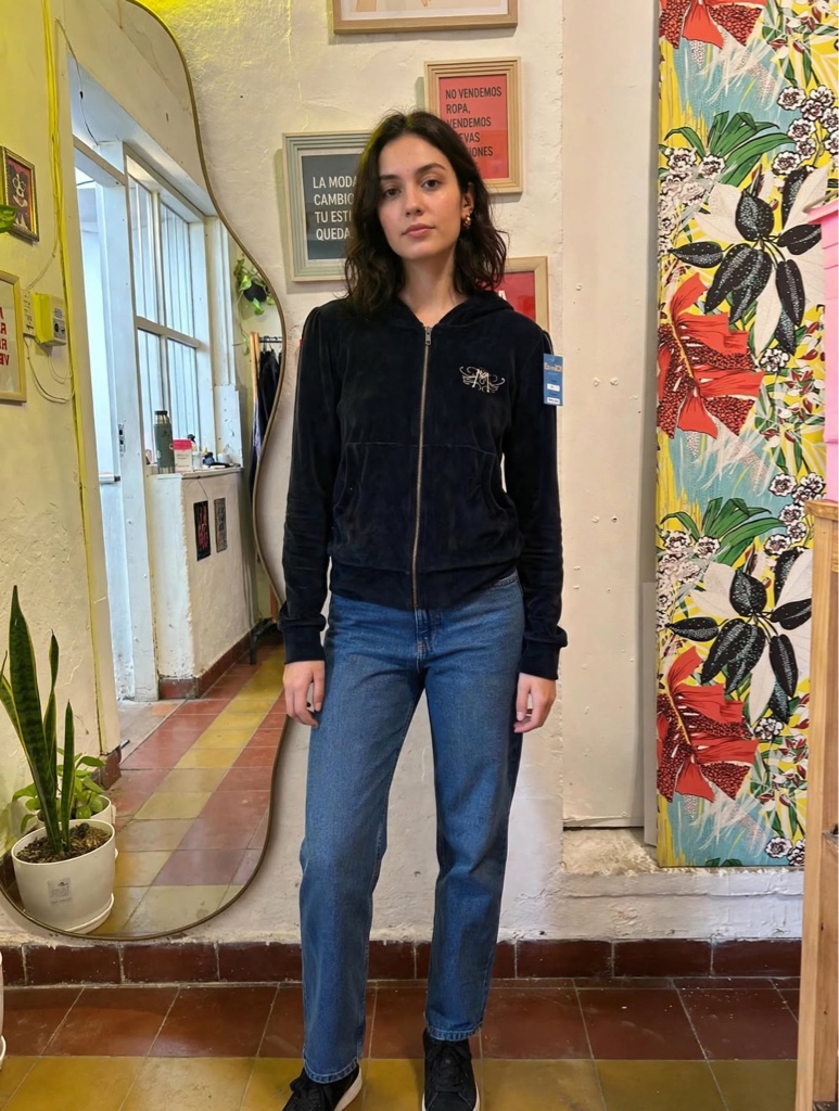 Campera negra plush talle S