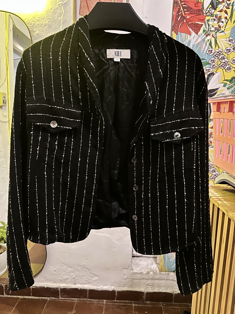 KILL campera negra rayas