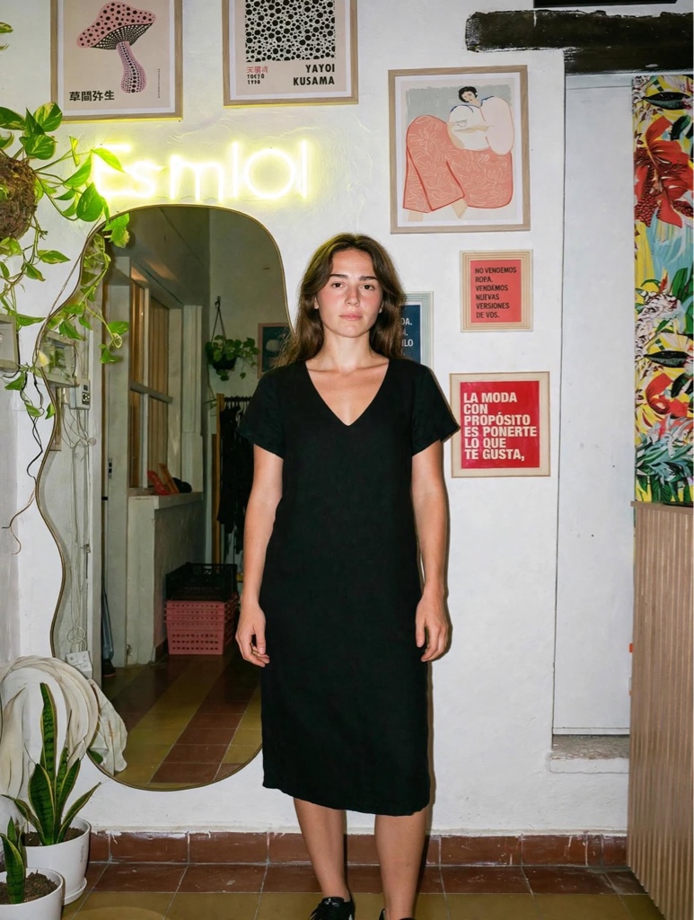 Vestido negro manga corta
