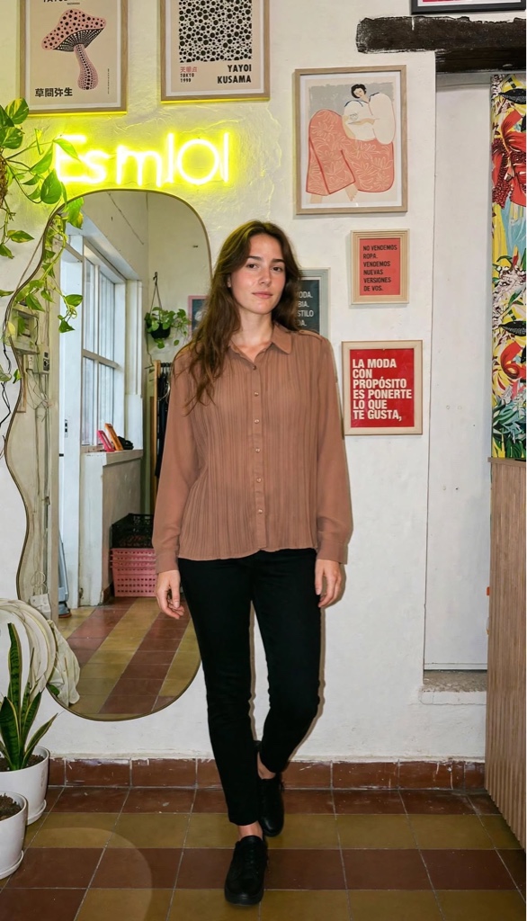 Camisa marrón plisada Talle M