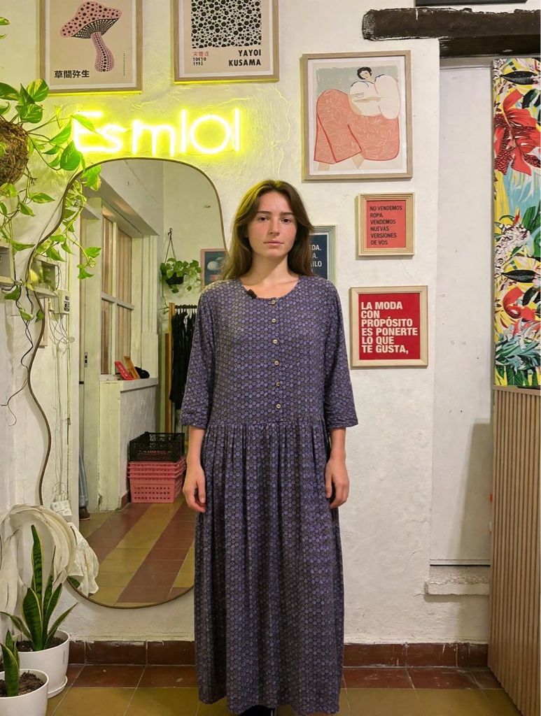 Vestido violeta estampado