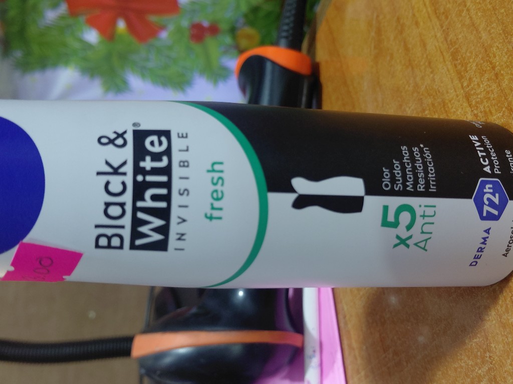 nivea black y white fresh