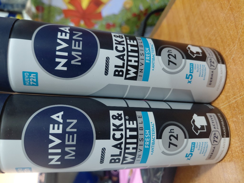 nivea black y white hombre