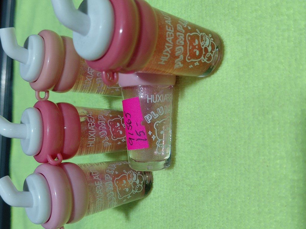 Brillo labial plump lipoil