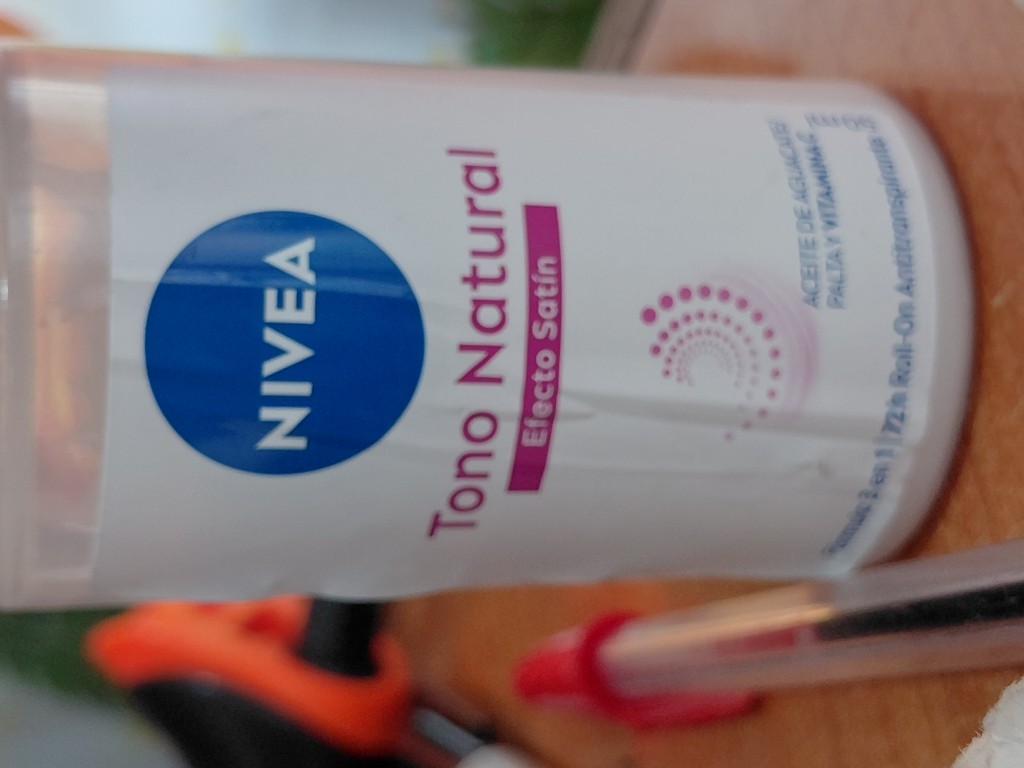 nivea tono nsatural efecto satin  rol on